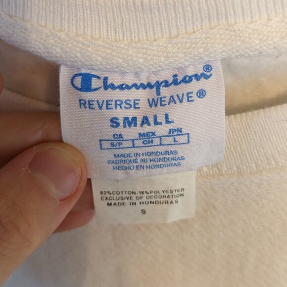 Champion Like New Cropped White Sweatshirt 'Champion' Spell Out Size Small - Picture 4 of 7